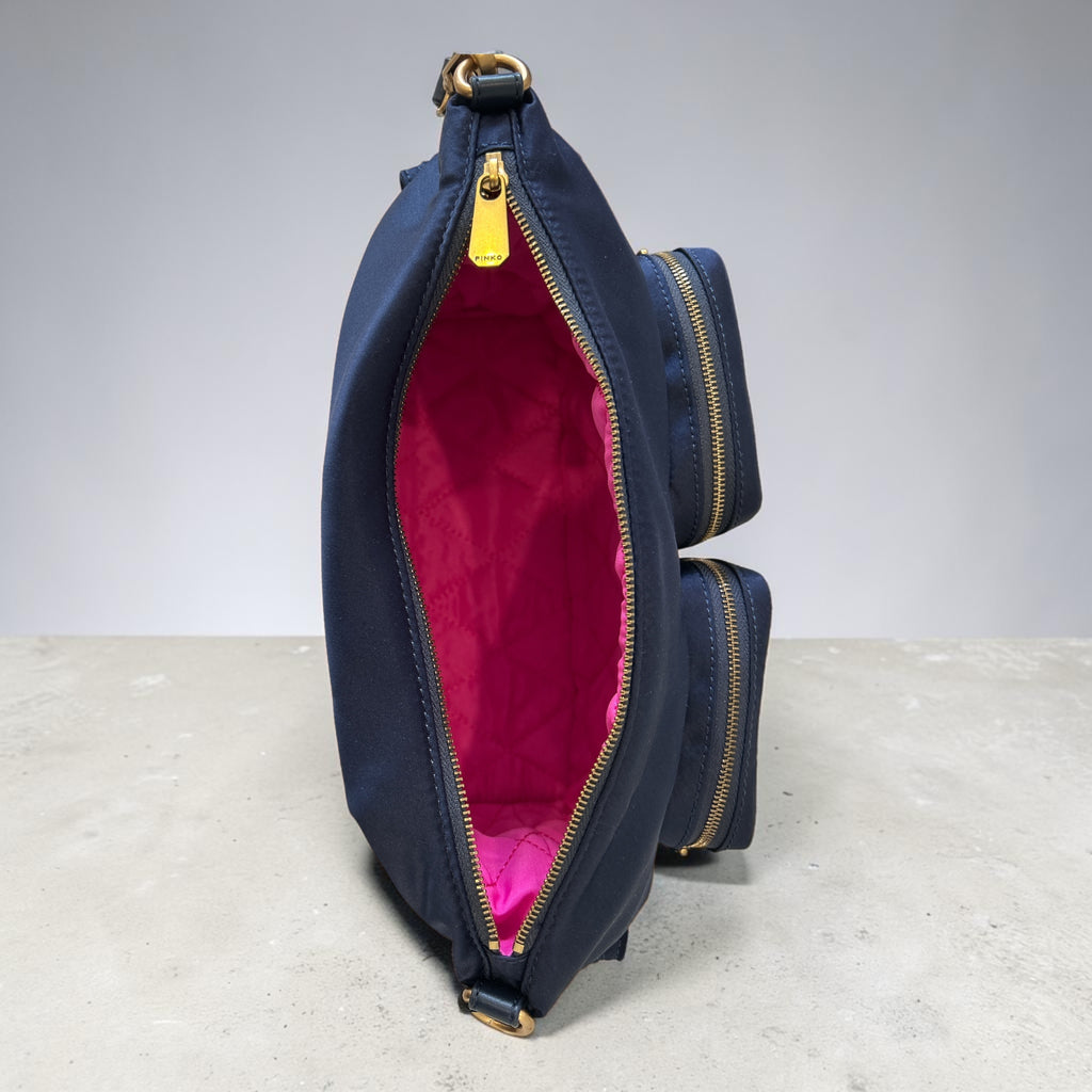 Pinko Cargo Camera Bag – Granatowa Nylonowa Torebka Utility