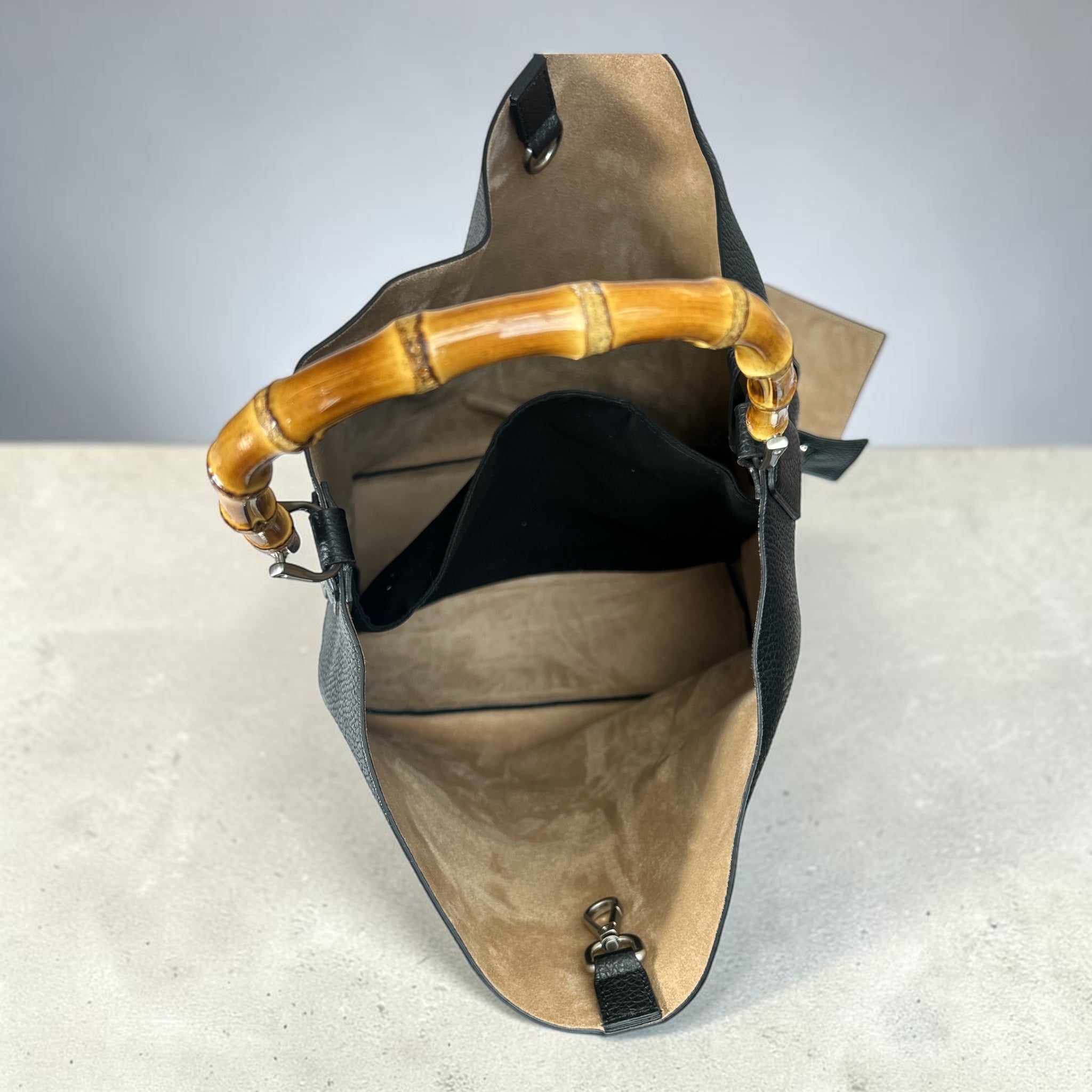 GUESS LUXE Aida – Ekskluzywna Skórzana Torebka Shopper z Bambusową Rączką (Made in Italy)