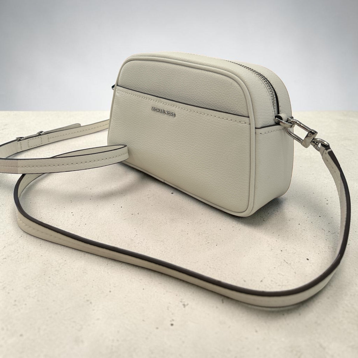 Skórzana Torebka Michael Kors Jet Set Camera Bag – Optic White
