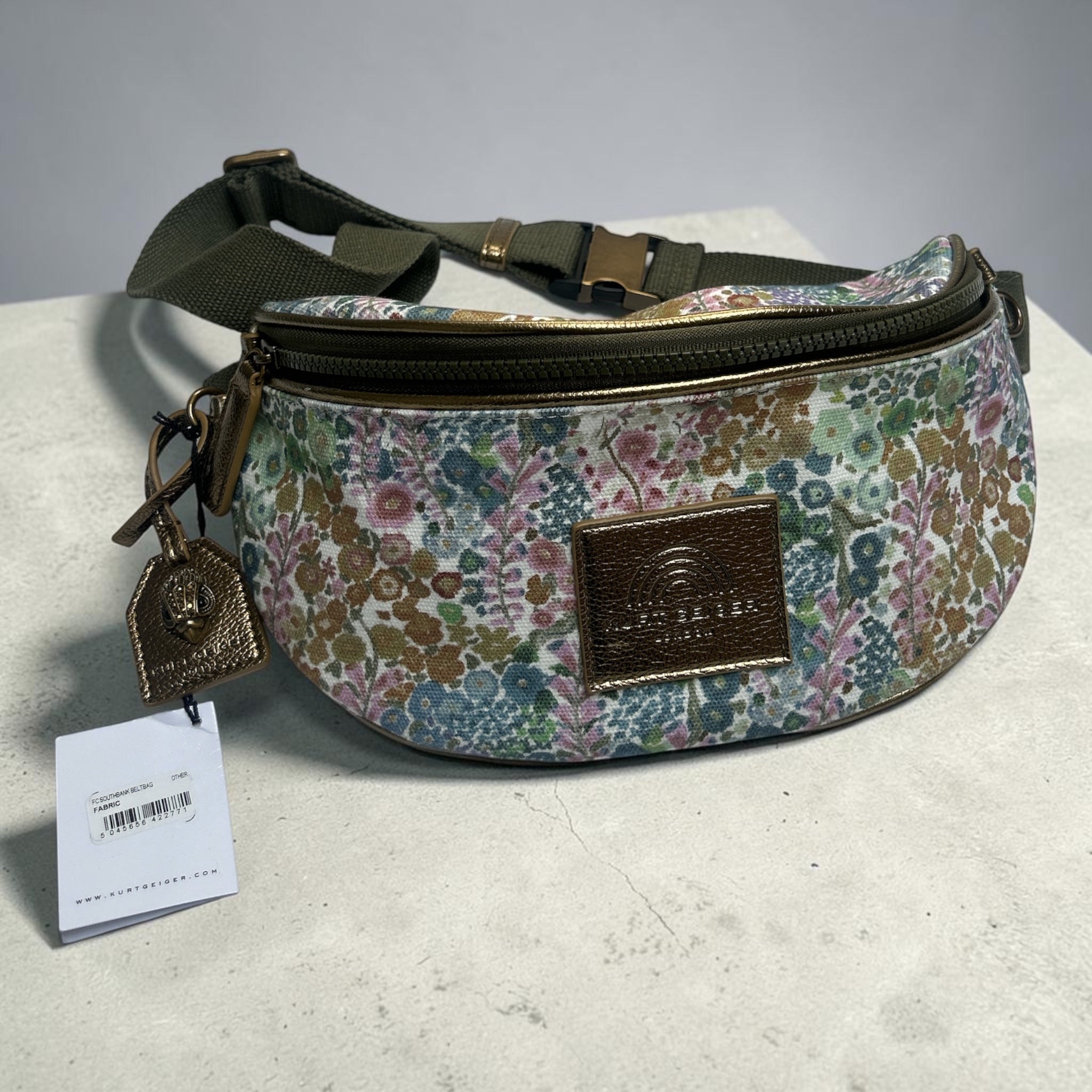 Kurt Geiger London Southbank Belt Bag – Kwiatowa Elegancja w Miejskim Stylu