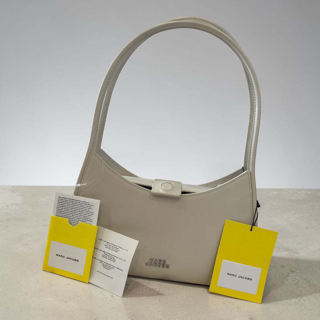 Skórzana Torebka na Ramię Marc Jacobs „The Glam Claw Clip” – Kremowa (Cotton White) 🤍✨