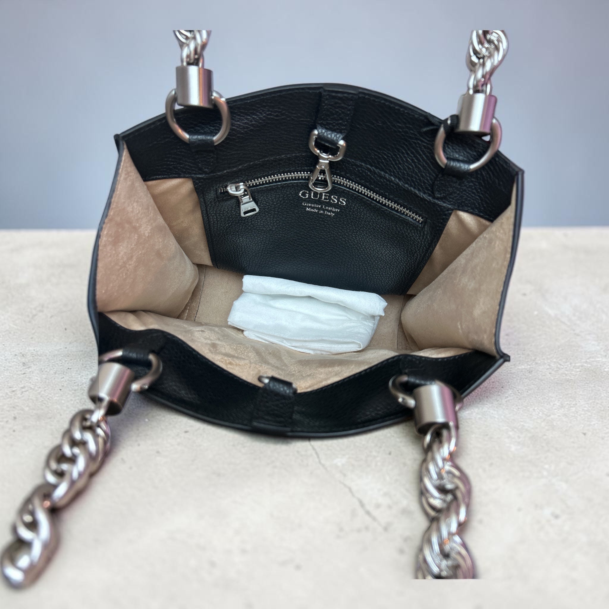 GUESS Aida Leather Handbag – Luksusowa Czarna Torebka ze Skóry Naturalnej